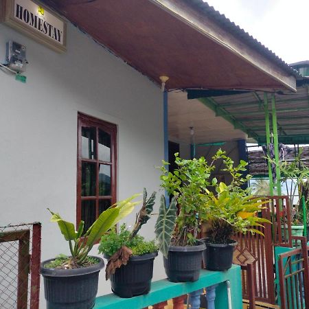 Olivia Homestay Parapat Exterior photo