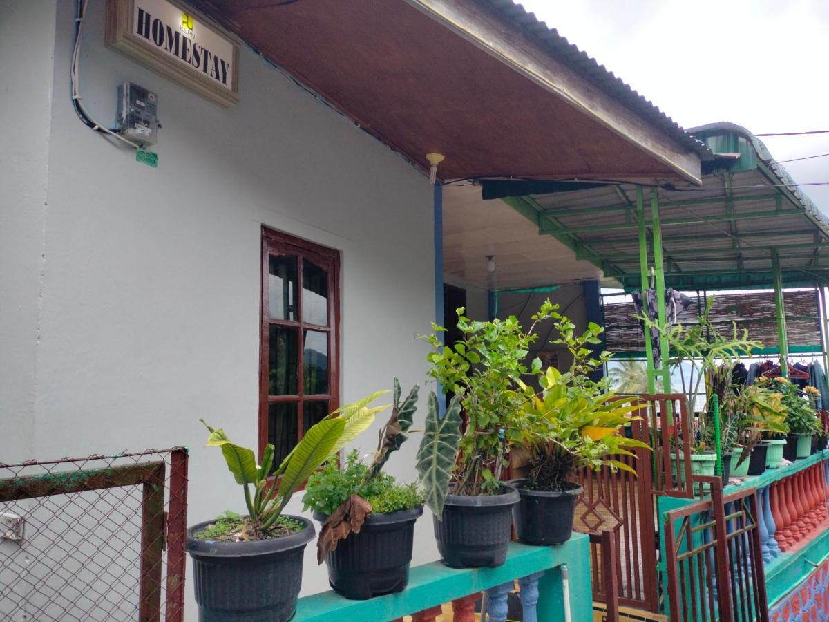 Olivia Homestay Parapat Exterior photo