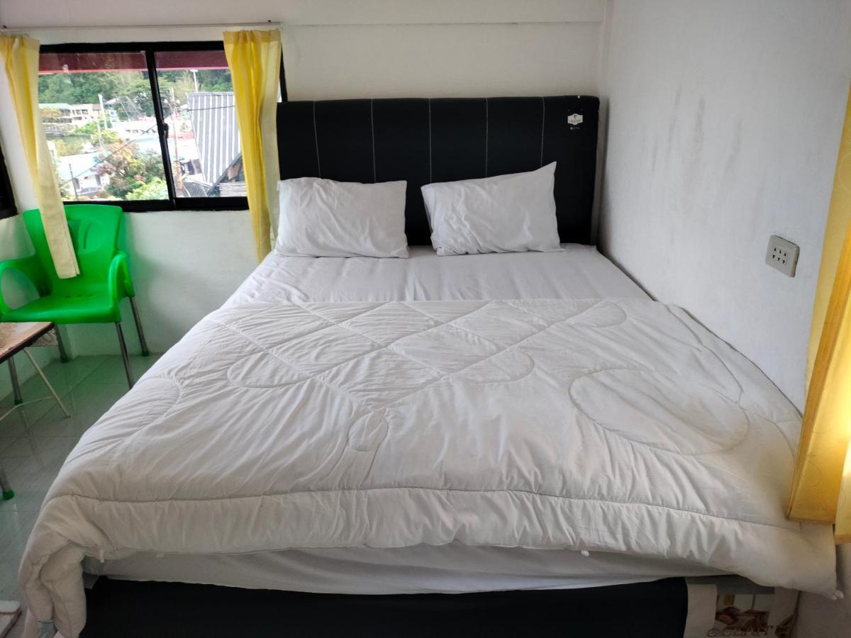 Olivia Homestay Parapat Exterior photo