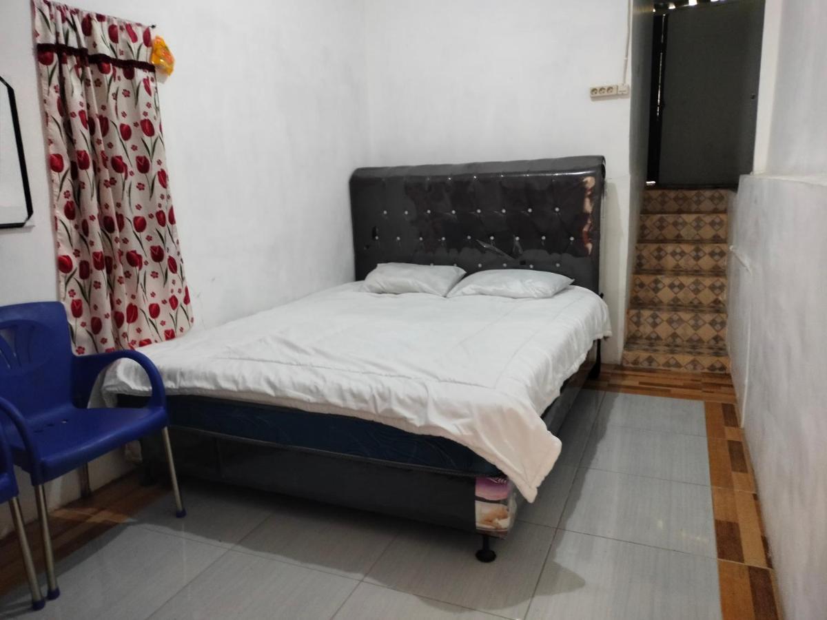 Olivia Homestay Parapat Exterior photo