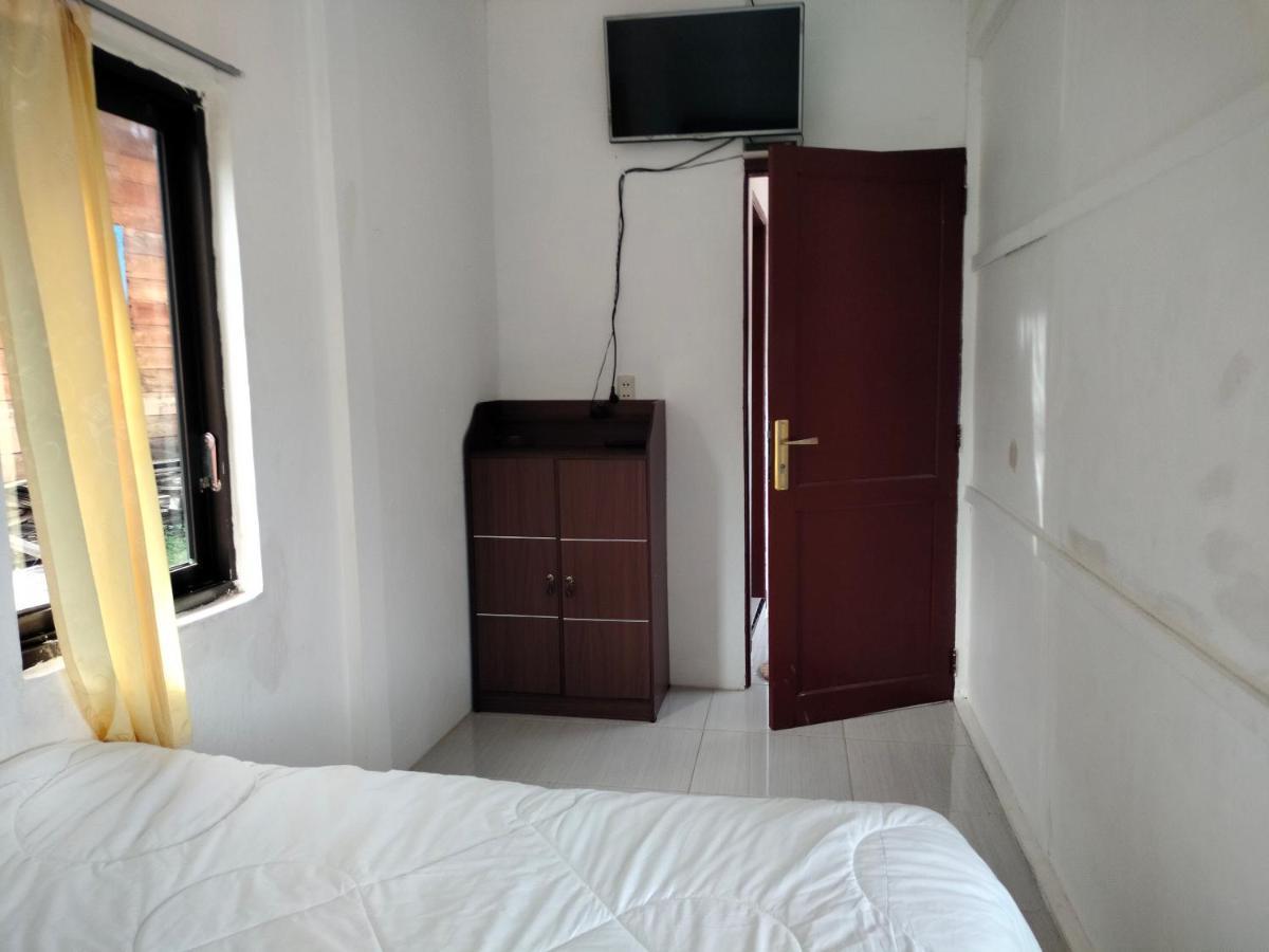 Olivia Homestay Parapat Exterior photo