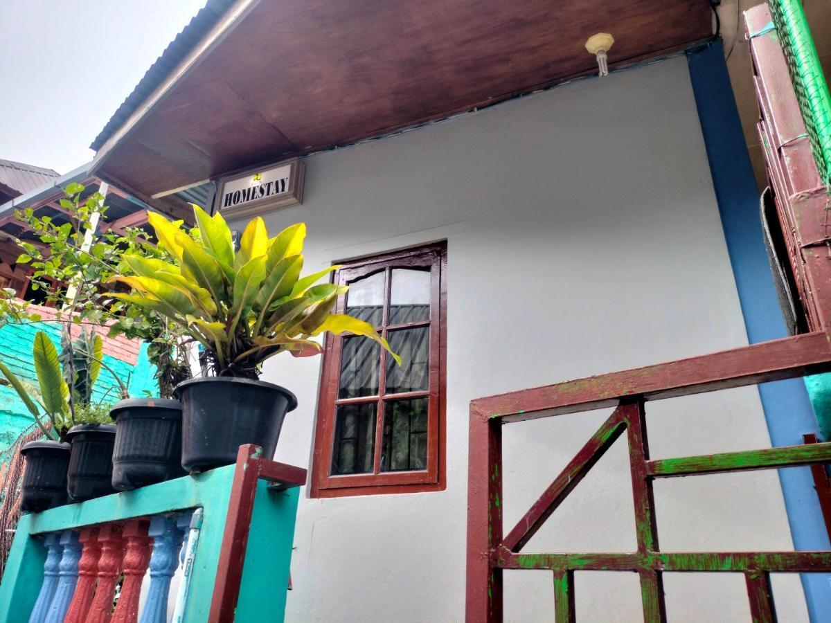 Olivia Homestay Parapat Exterior photo