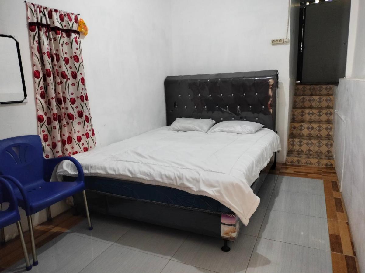 Olivia Homestay Parapat Exterior photo